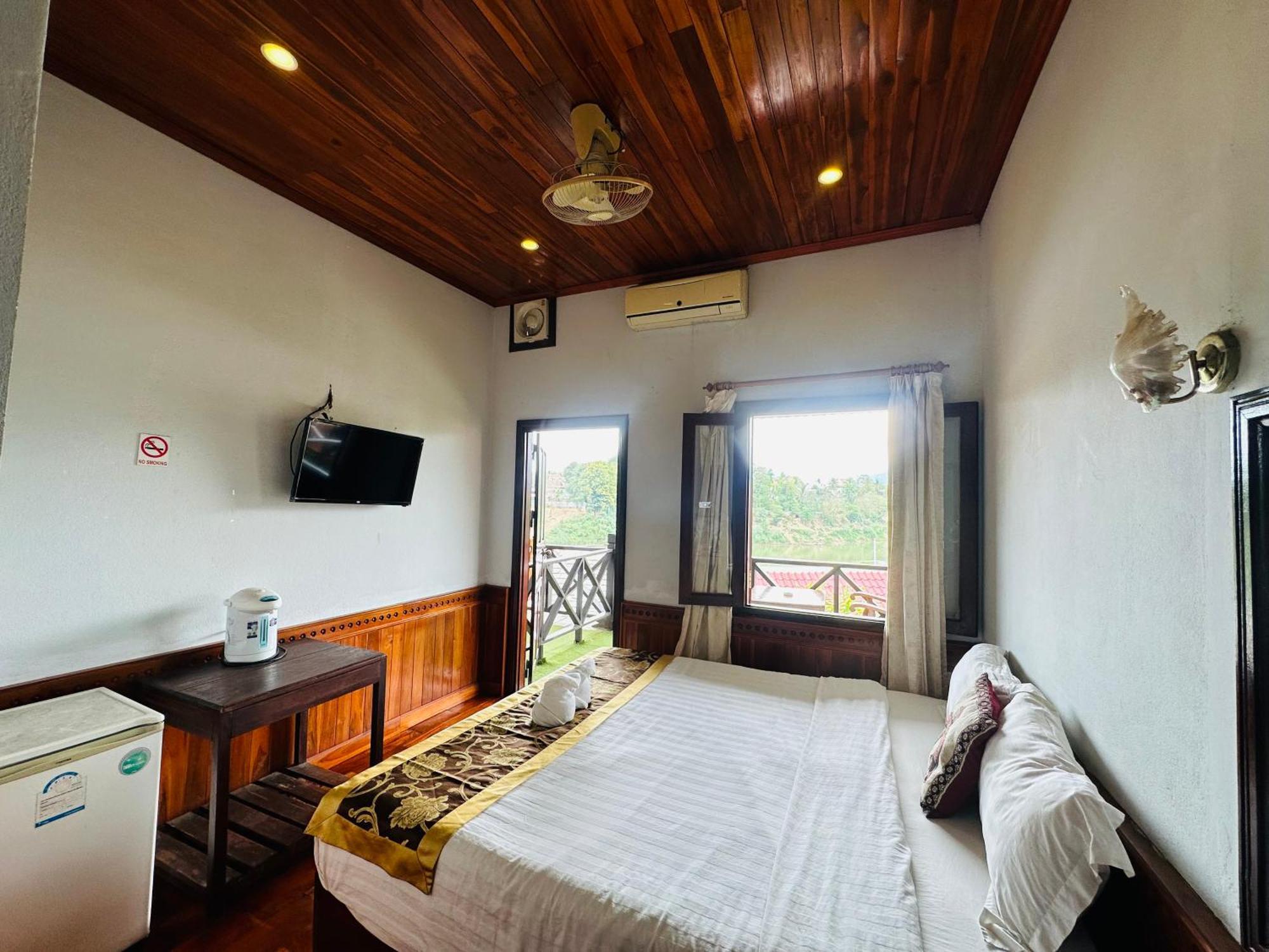 Kingkham Riverside Hotel Luang Prabang Exterior photo